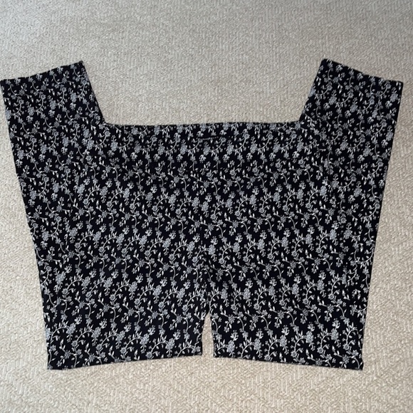 Counterparts Ankle Crop Pull-On Stretch Pants - Picture 3 of 7